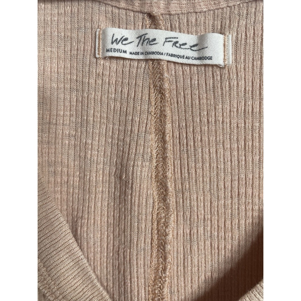 Free People We The Free Tank Top Womens Medium Peach Flowy Raw Hem Boho Knit - Picture 2 of 8